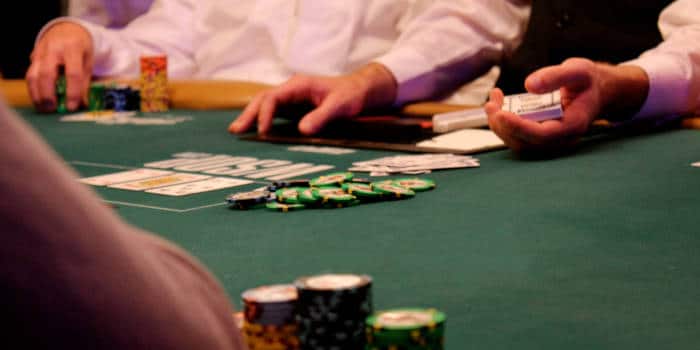 Irish Poker Tournaments Face Uncertainty Amid Upcoming Gambling Bill