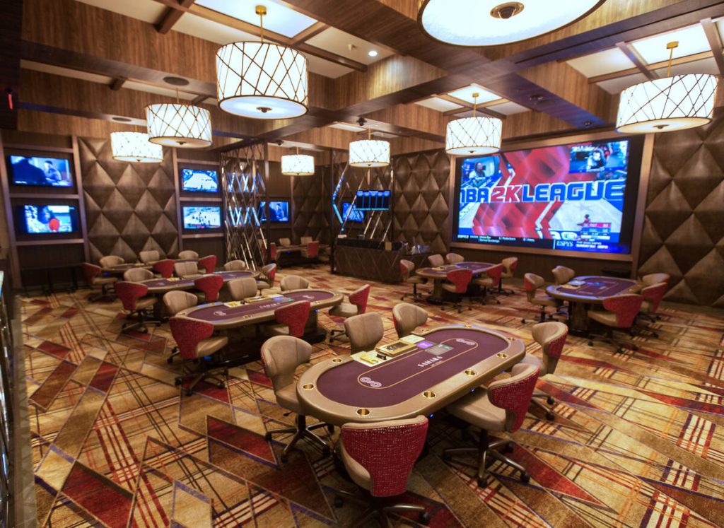 North Strip casino to replace poker room with slots