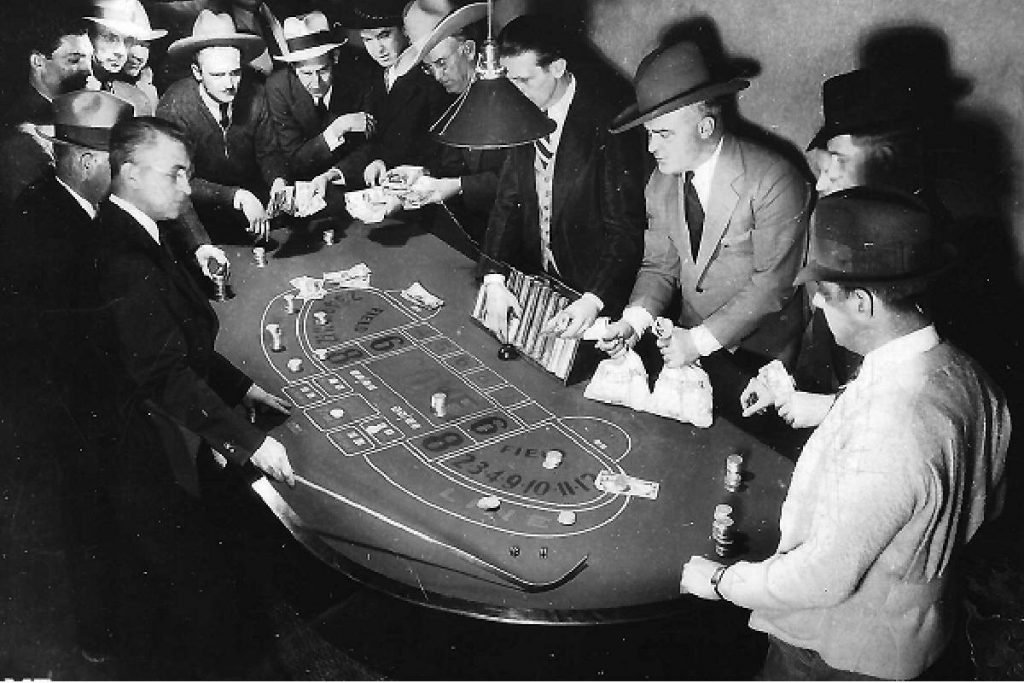 When did some of Las Vegas’ most famous casinos first open?