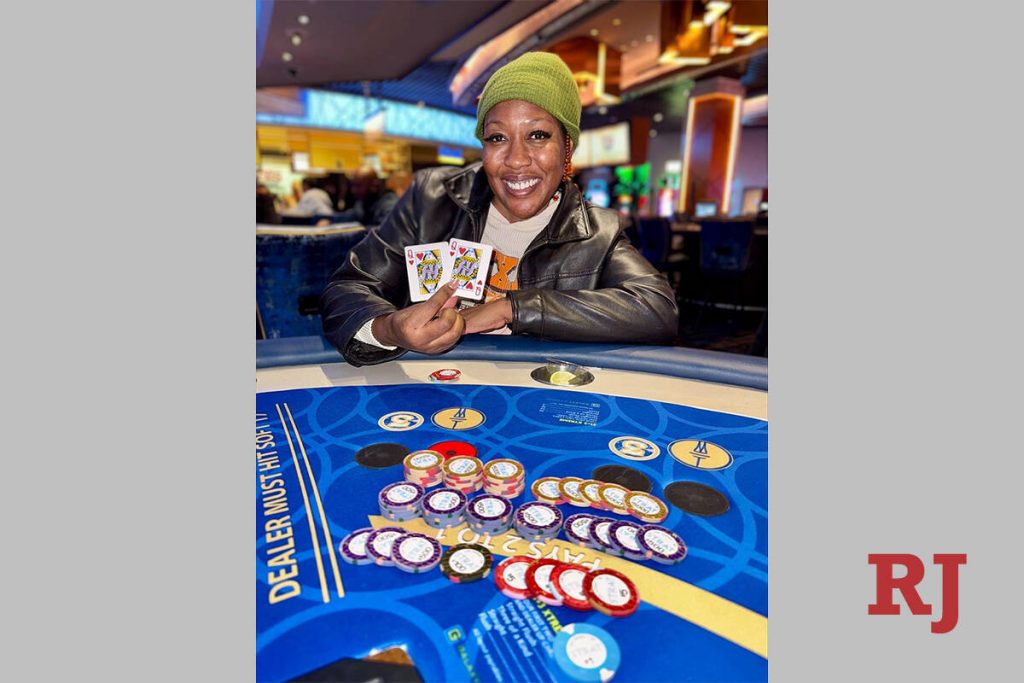 Las Vegas local wins $111K on progressive blackjack hand