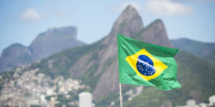 news-brazil-flag-waving