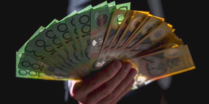 news-money-australian-100-dollar-bills