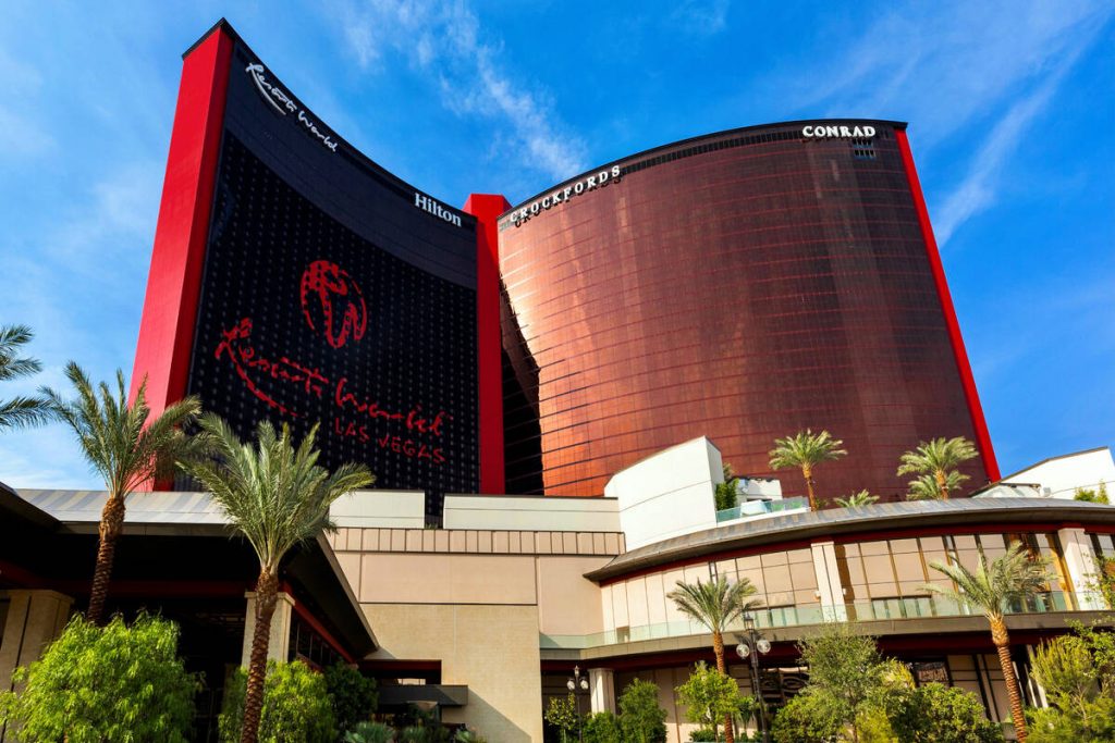 Las Vegas Strip resort responds after hotel guests wait hours to check in