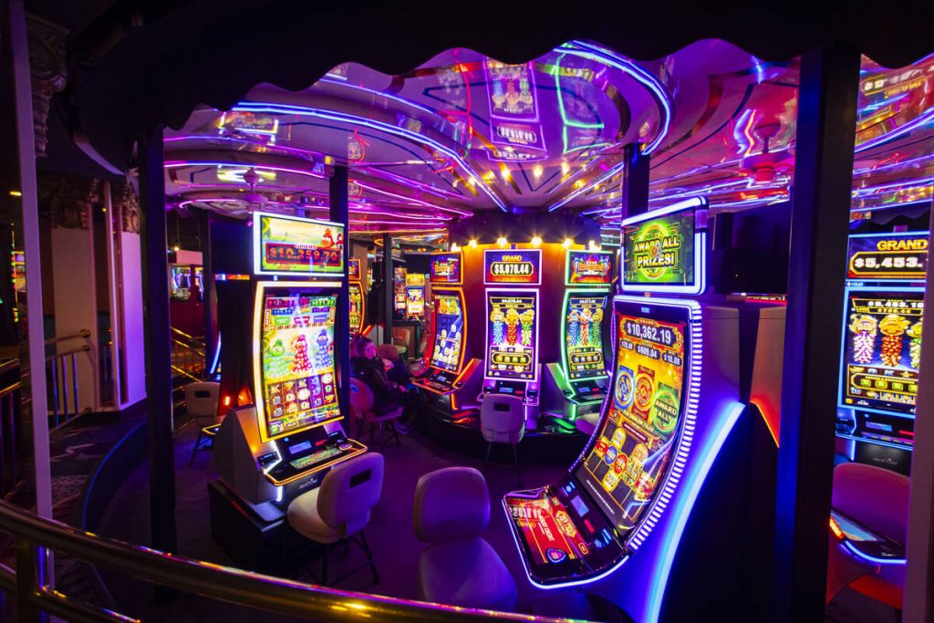 How Las Vegas casinos are working to attract millennials, Generation Z