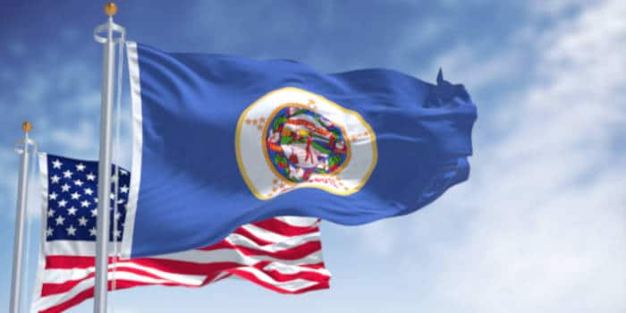 news-minnesota-flag-waving-with-us-flag